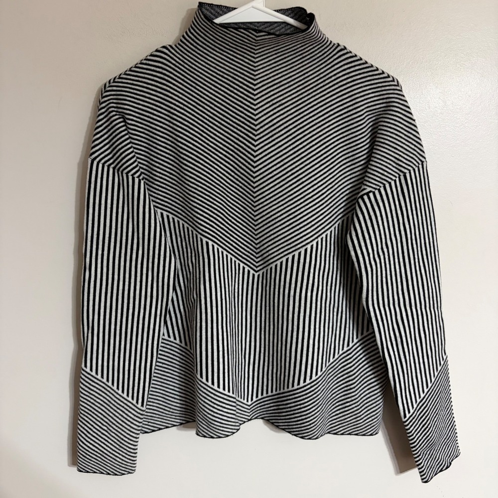 Cynthia Rowley Black White Striped Mock Neck Sweater Geometric Knit Top Medium